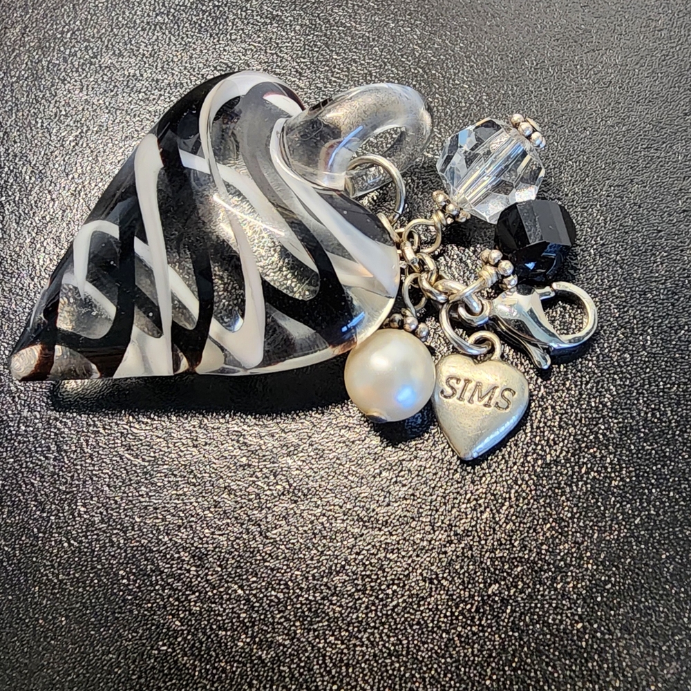 Black and Silver Heart Pendant Necklace - Picture 3 of 4